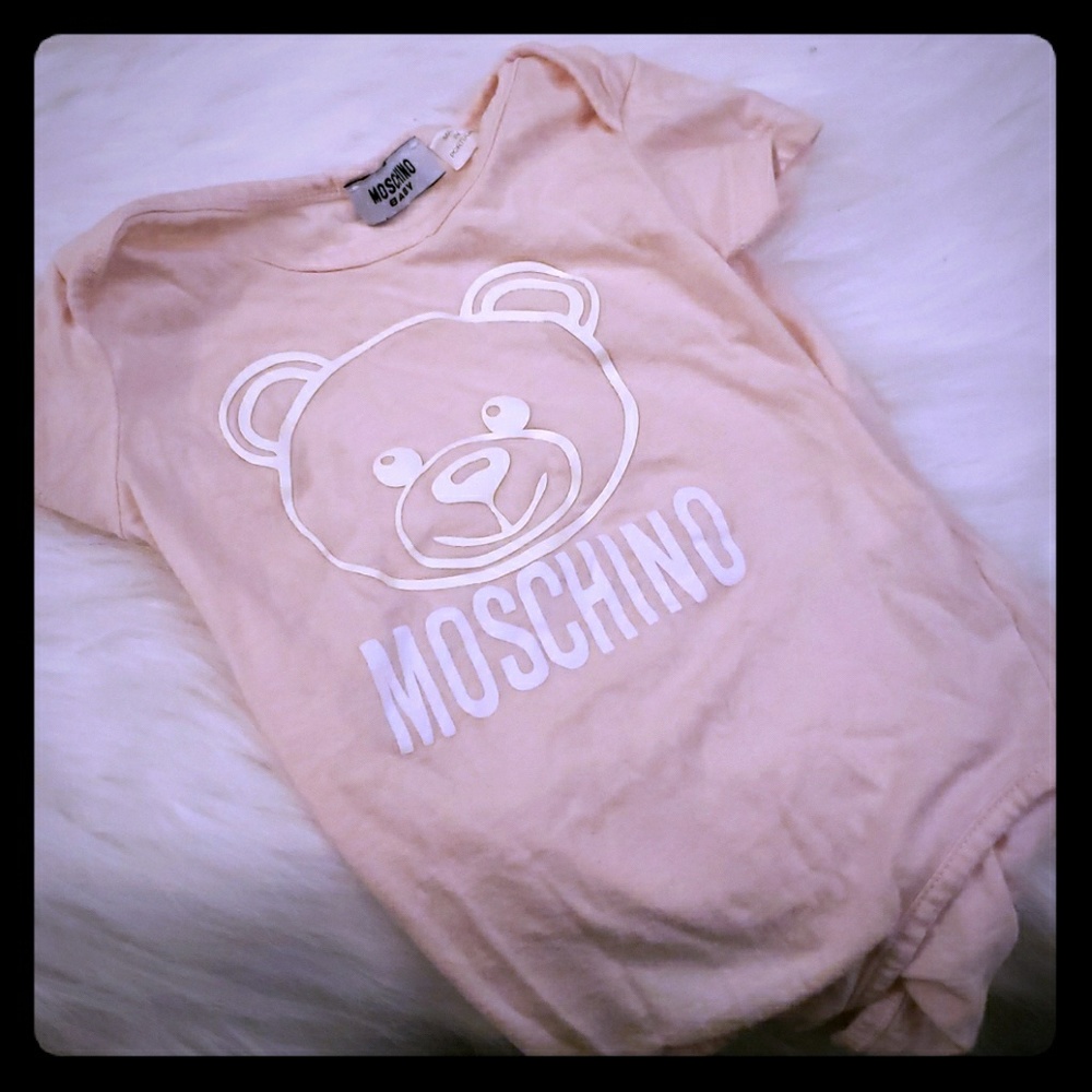 Vintage moschino tshirt